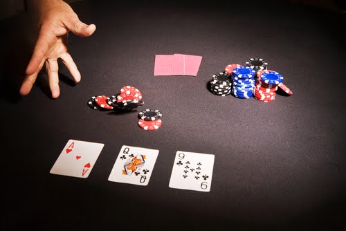 Đánh bài Poker bịp là gì?